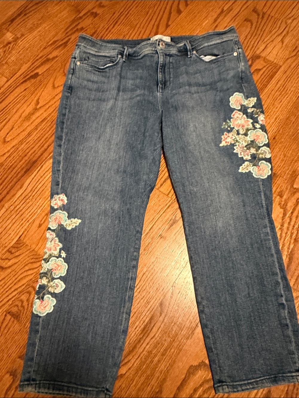 J Jill Denim authentic fit cropped jeans with floral embroidery - size 16